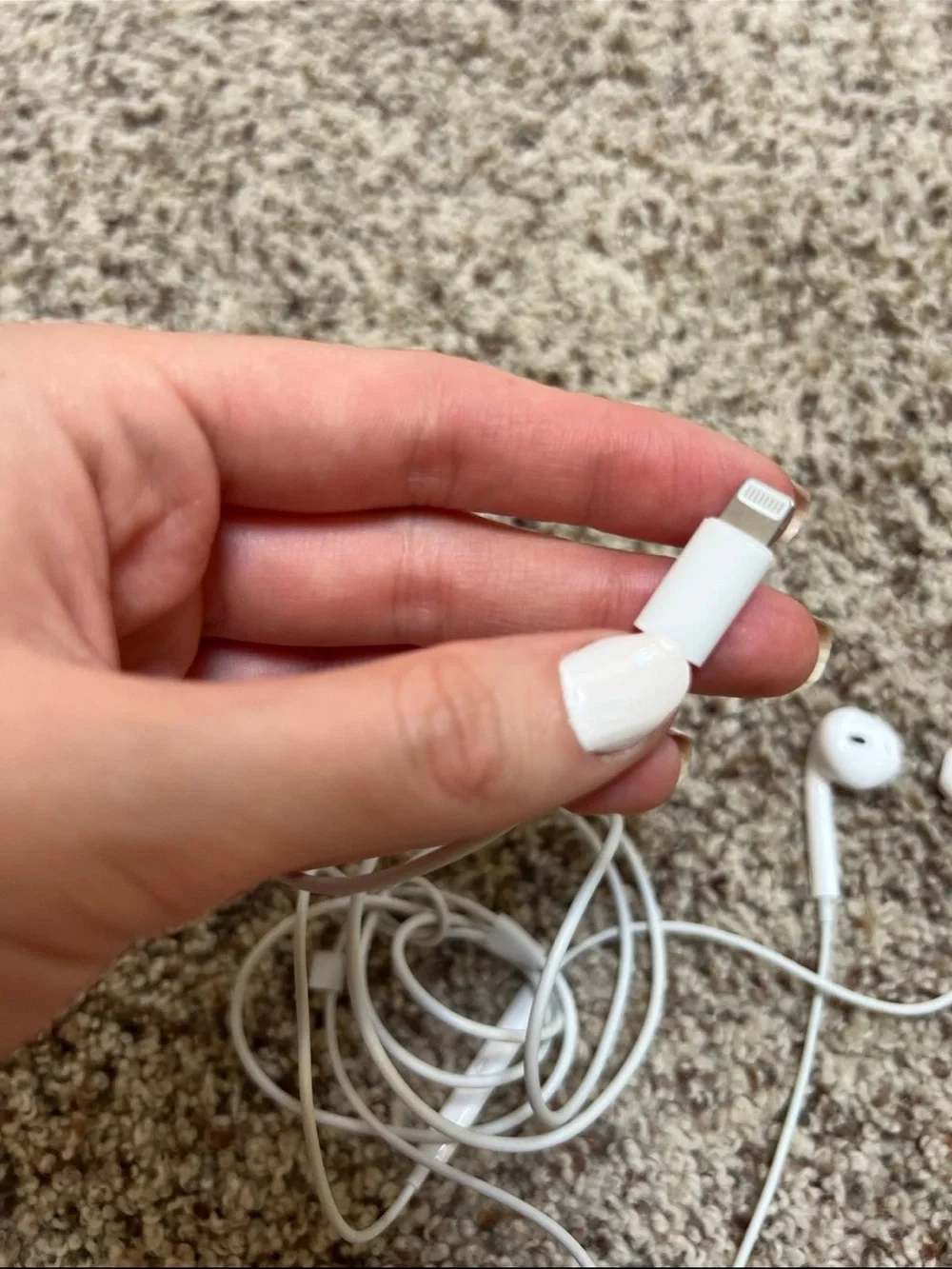 Apple EarPods with Lightning Connector Wired Headphones White